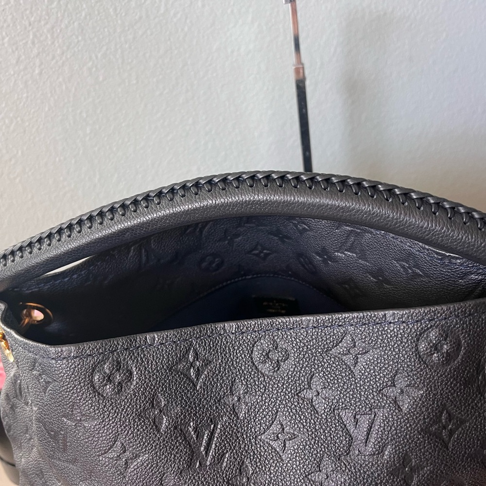 SOLD-Authentic Louis Vuitton Artsy MM Mng Empreinte Infini (Navy) - Picture 5 of 16